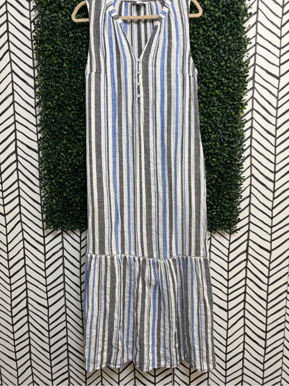 Liz Claiborne Sleeveless Stripe Maxi Dress in Blue, Gray, and White